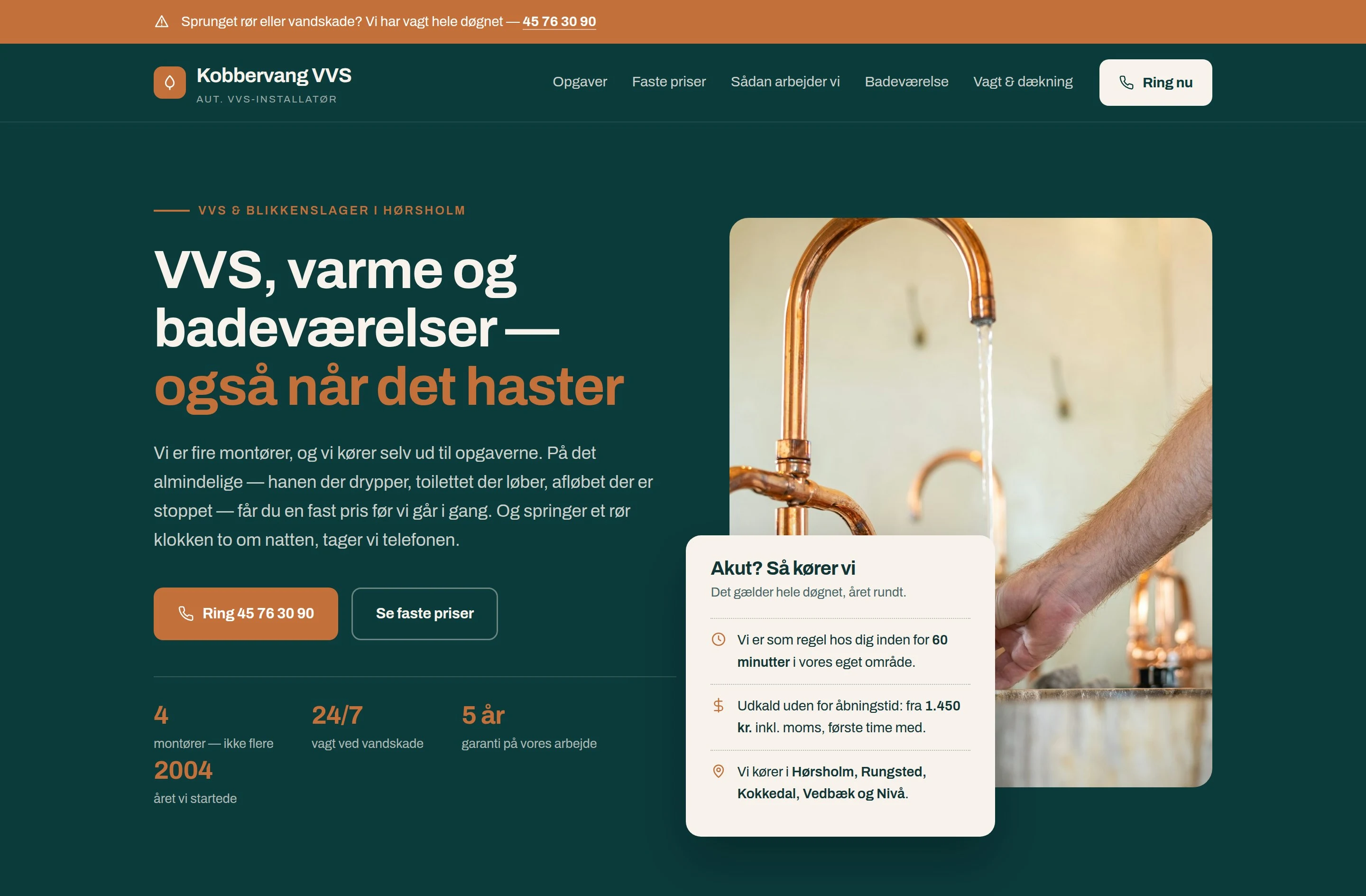 Mørk petrolgrøn hjemmeside til en VVS-virksomhed med kobberfarvet akutstribe og overskriften »VVS, varme og badeværelser, også når det haster«